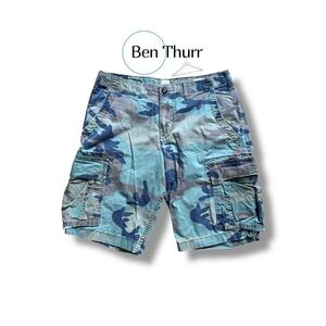 Size 31 - GAP Cargo Shorts Camo